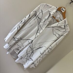 WynneLayers Marbled White Shirt Modern Art Black Artistic Lines Women's M